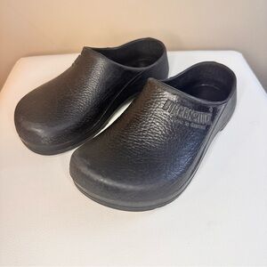 Birkenstock Professional Clogs with Removable Insoles – 38